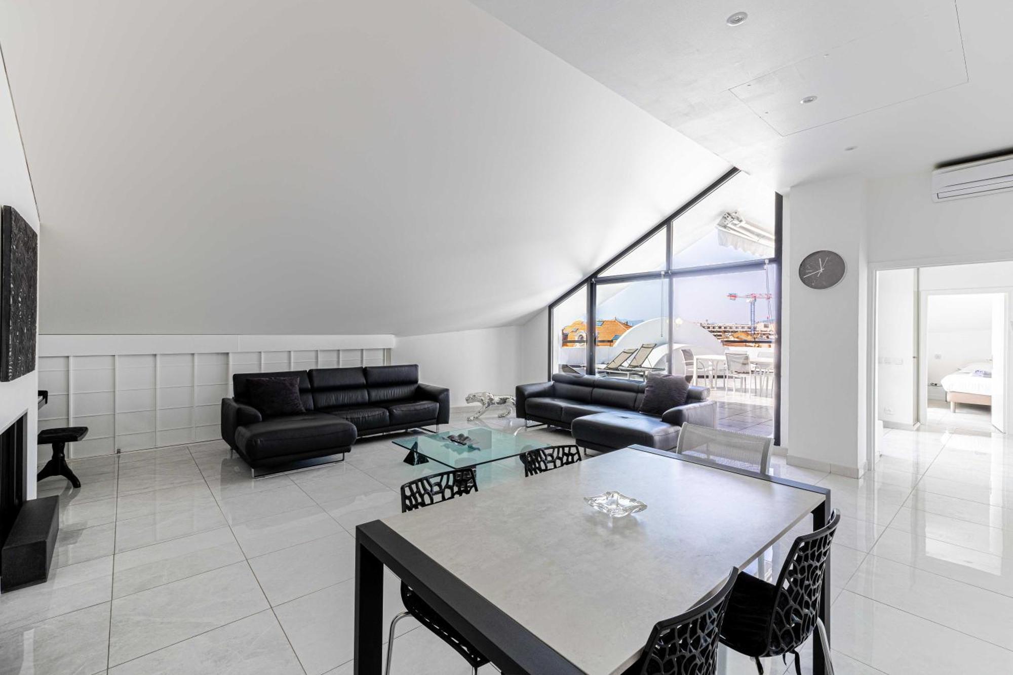 Luxury Penthouse 120 M2 In The Heart Of Cannes