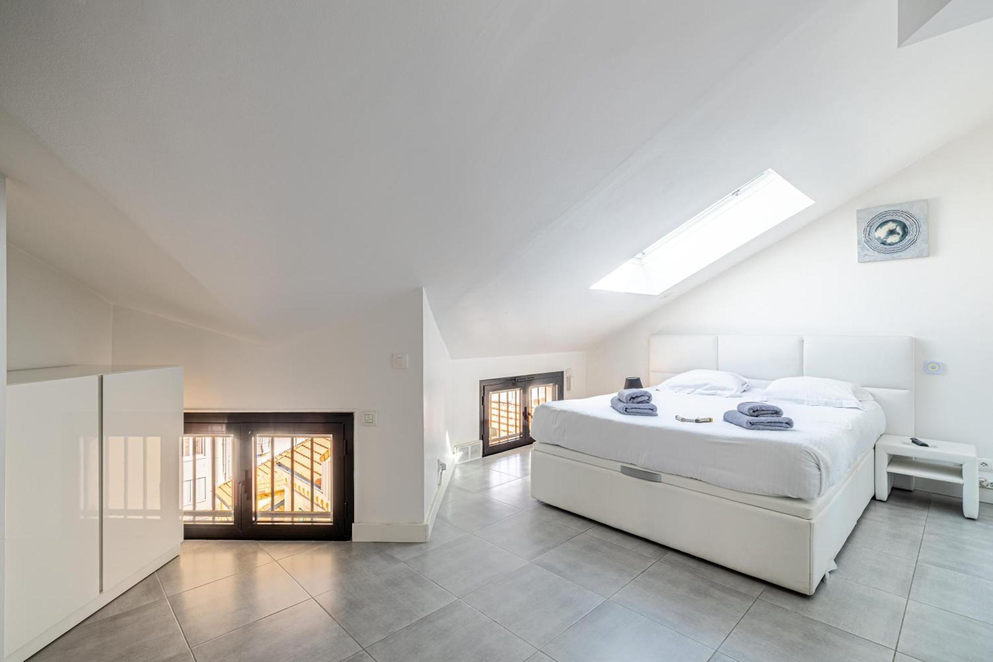 Luxury Penthouse 120 M2 In The Heart Of *