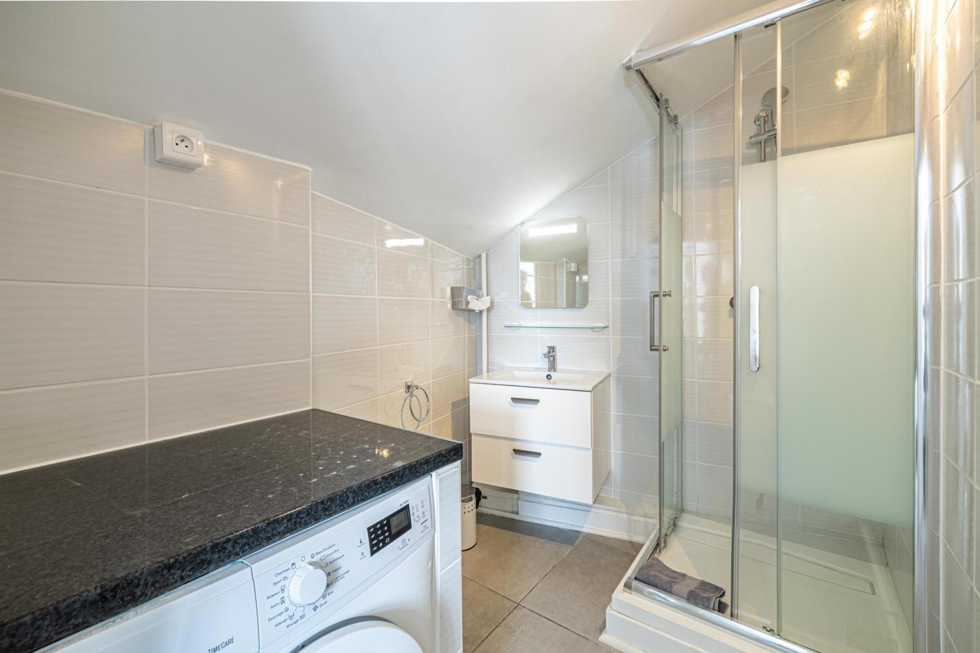 Luxury Penthouse 120 M2 In The Heart Of