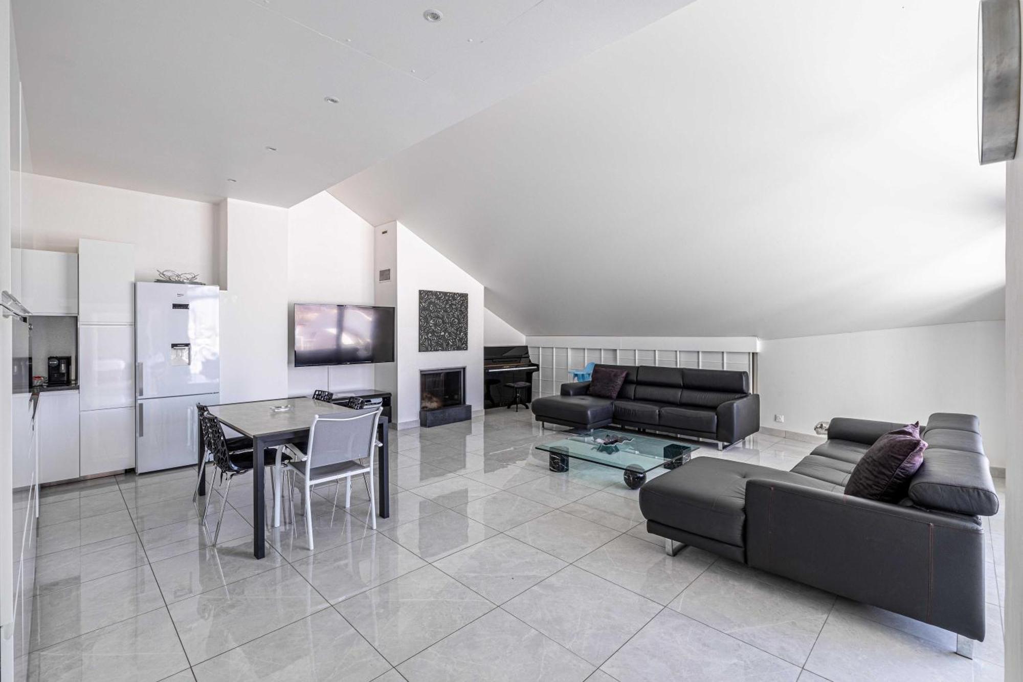 Apartment Luxury Penthouse 120 M2 In The Heart Of Cannes